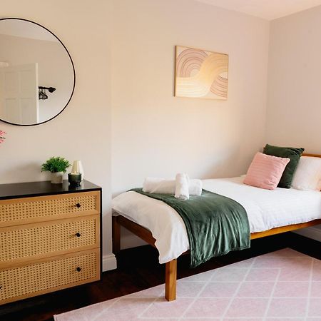 Bowling Terrace By Above Rubies - Stylish, 3 Bedroom, Pet Friendly House In 스킵턴 외부 사진