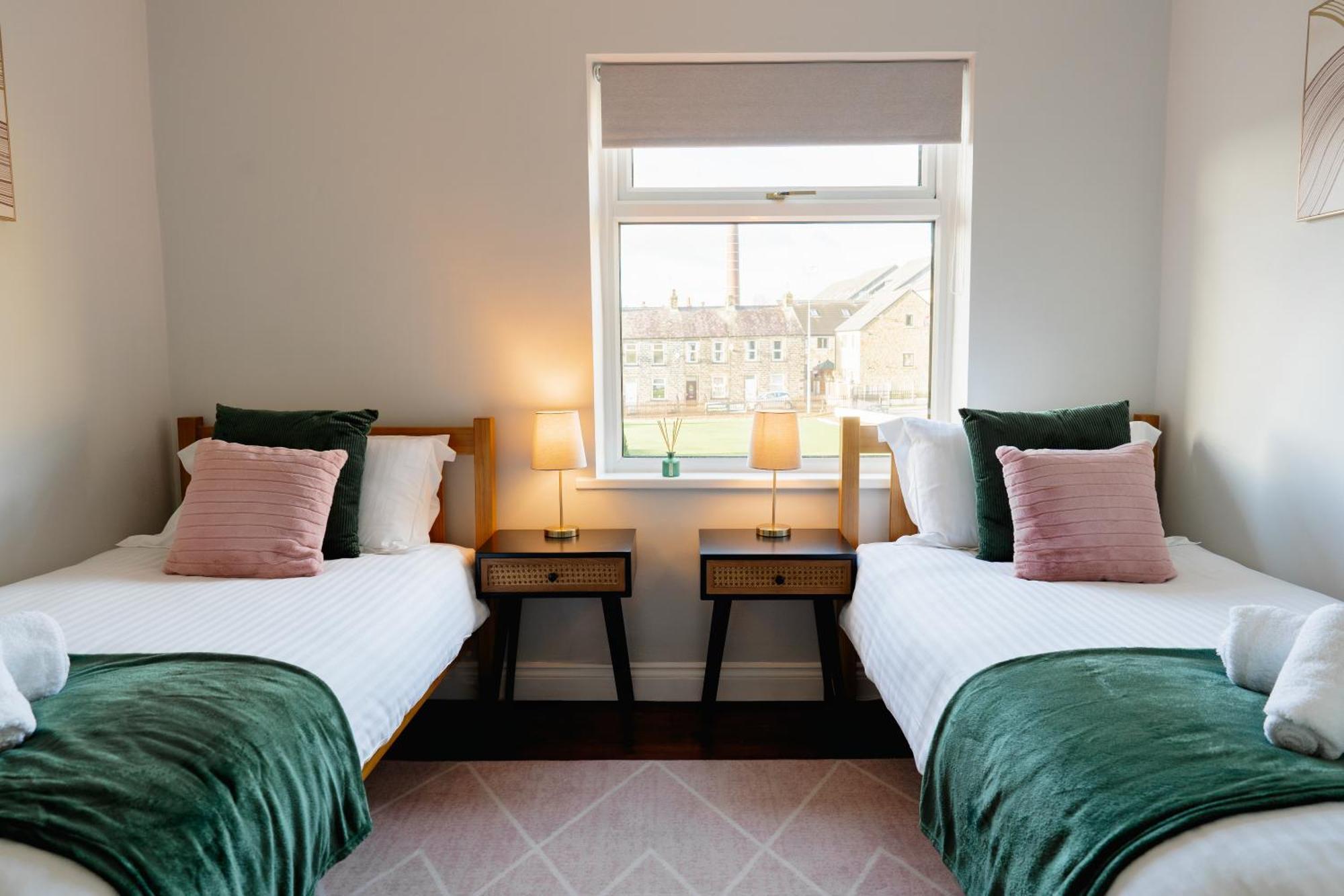 Bowling Terrace By Above Rubies - Stylish, 3 Bedroom, Pet Friendly House In 스킵턴 외부 사진